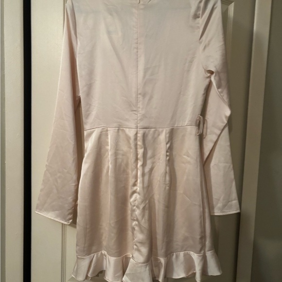 Altar'd State Cream Long Sleeve Satin Dress Wrap Style with Ruffle Hem NWT‎ - Picture 4 of 4